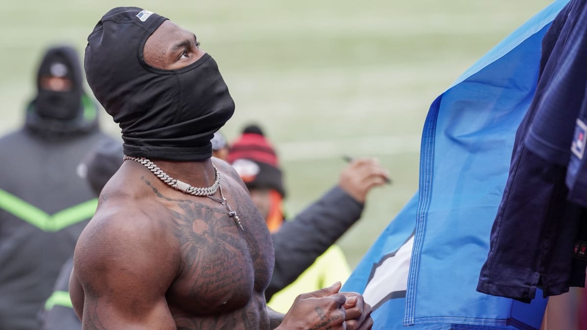 Seahawks held to three points in first half after warming up shirtless in  sub-zero wind chill