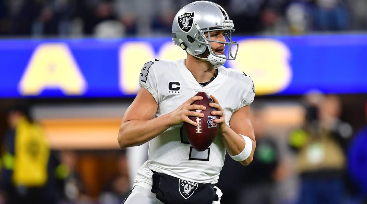 Raiders Likely Will Try to Trade Derek Carr After Super Bowl, per Report