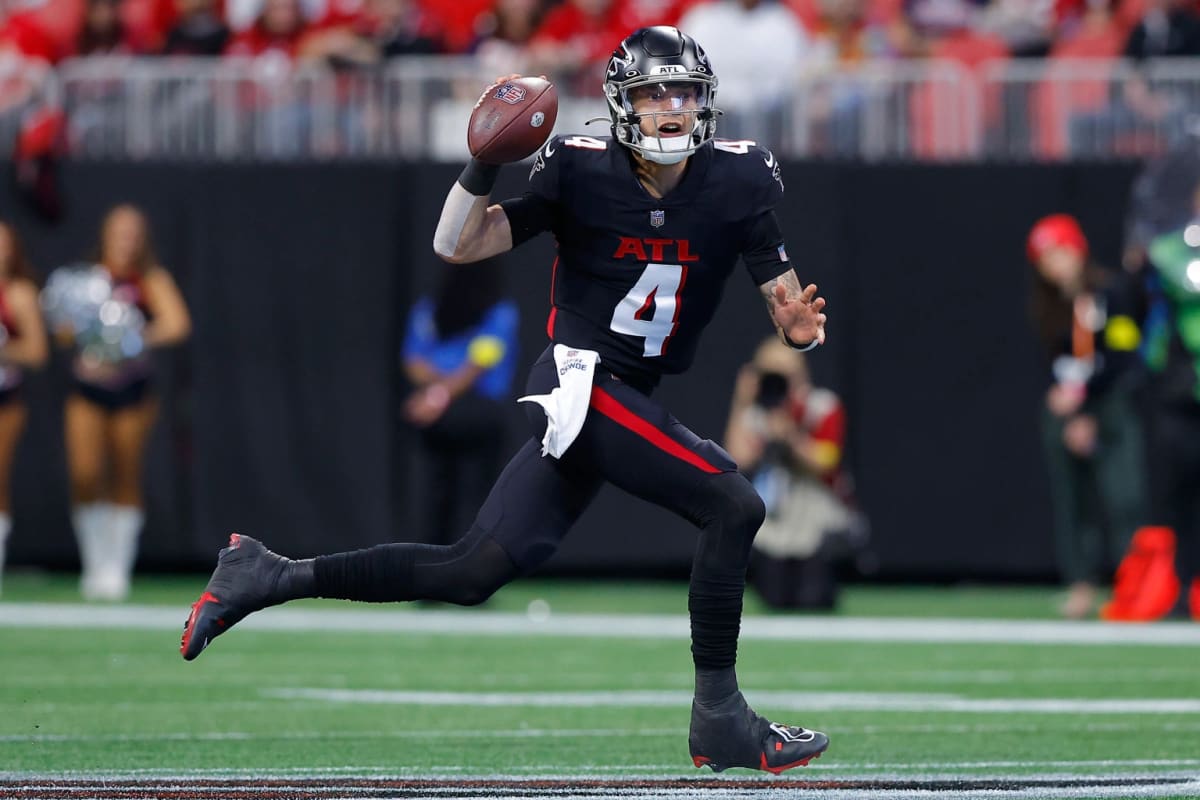 Falcons OTA observations: Desmond Ridder's accuracy already a hot topic? -  The Athletic