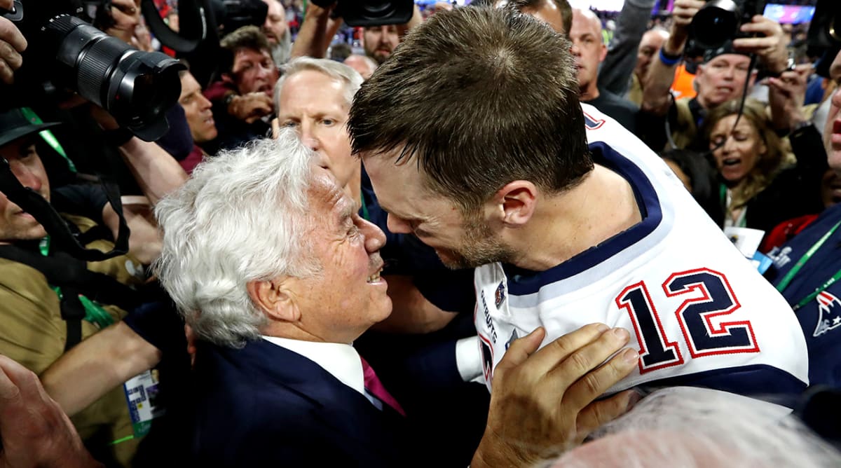 Robert Kraft wants Tom Brady to sign one-day contract to retire with  Patriots: 'I'd do it tomorrow'