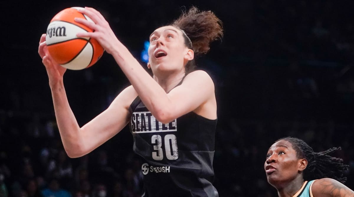 espnW on Twitter: Breanna Stewart is on top of the WNBA fantasy rankings  