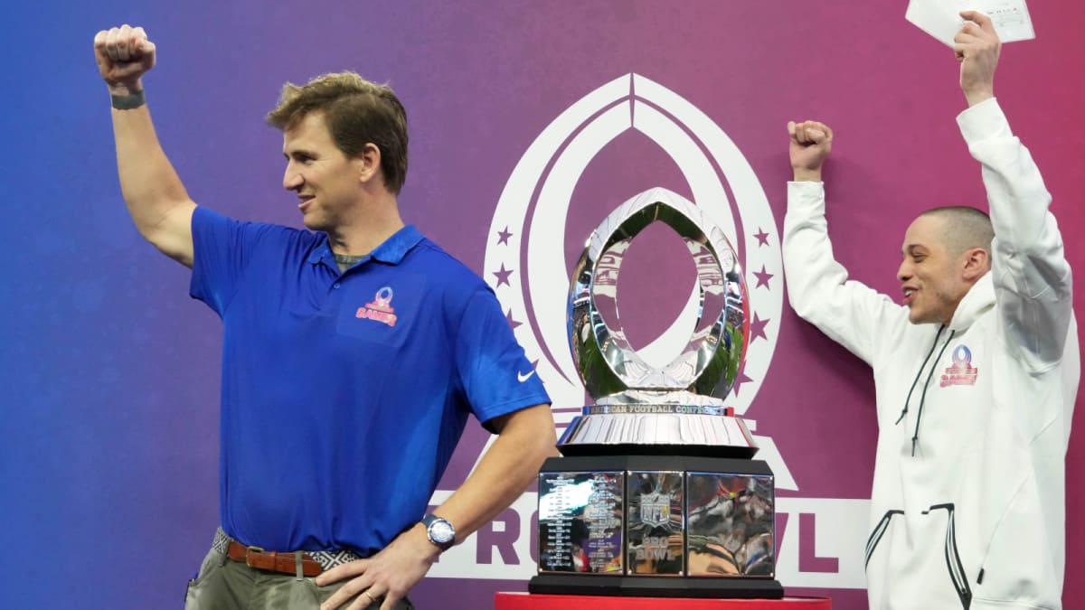 Eli Manning Stakes His Claim As 'the Greatest Coach of the Mannings