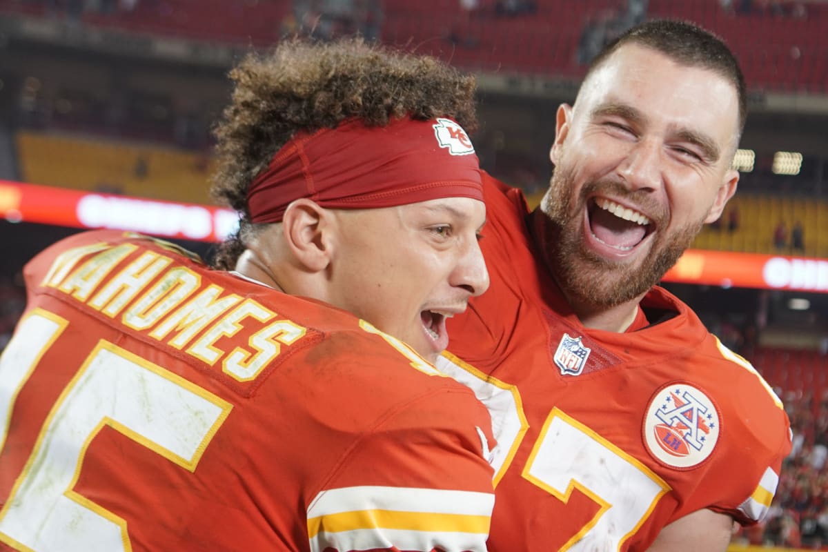 Jason, Travis Kelce Are First Brothers to Face Off in Super Bowl - Sports  Illustrated