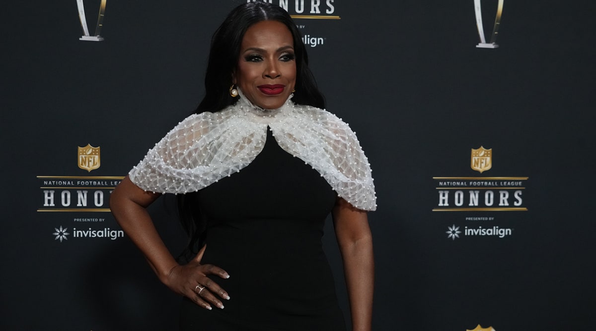 Sheryl Lee Ralph sings Lift Every Voice and Sing at Super Bowl