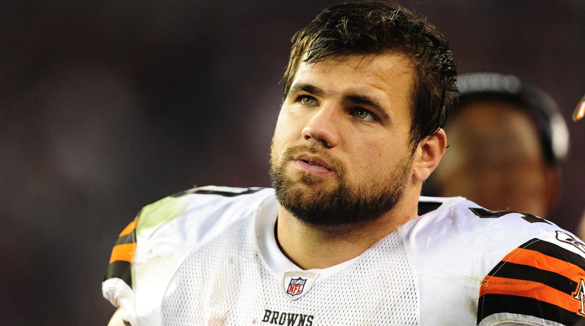 Peyton Hillis Releases Statement After Near-Death Drowning