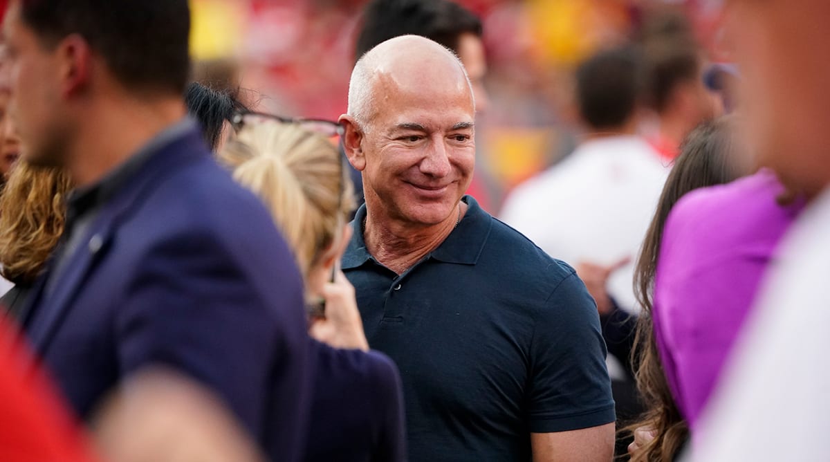 Jeff Bezos the favorite with Dan Snyder's firm $6 billion Washington  Commanders ask