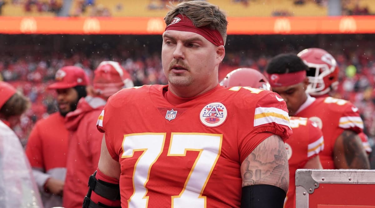 Commanders agree to terms with Chiefs OL Andrew Wylie