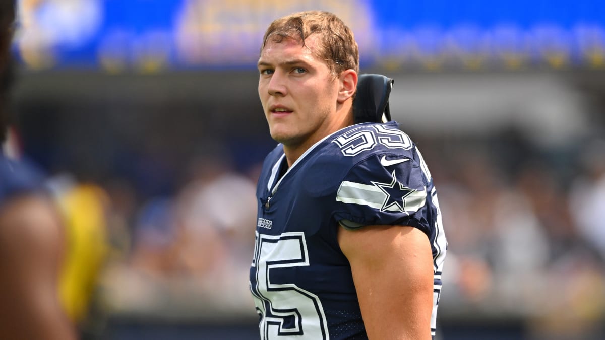 Dallas Cowboys Linebacker Leighton Vander Esch celebrates after the