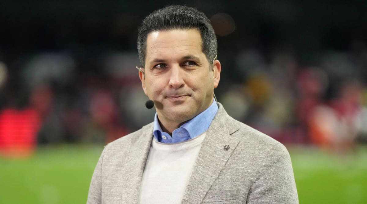 24 Hours With Adam Schefter - Sports Illustrated