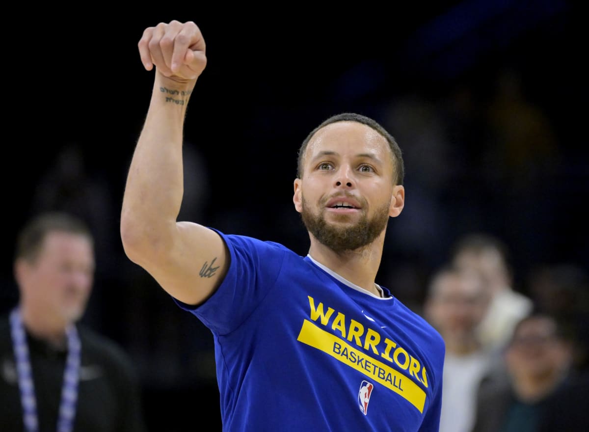 Steph Curry Wins NBA Award For First Time Ever - BVM Sports