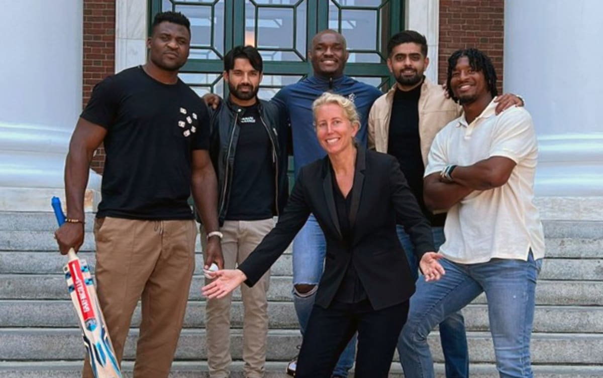 Jameis Winston Attends Harvard's Business School Class