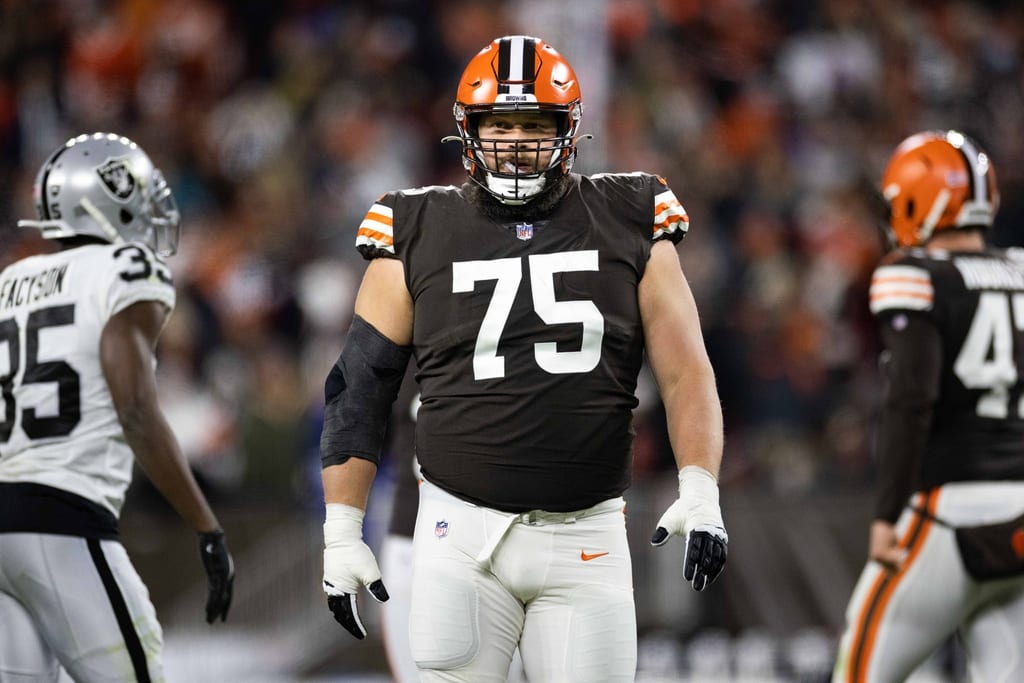 Browns duo ranked among top 10 NFL offensive guards 