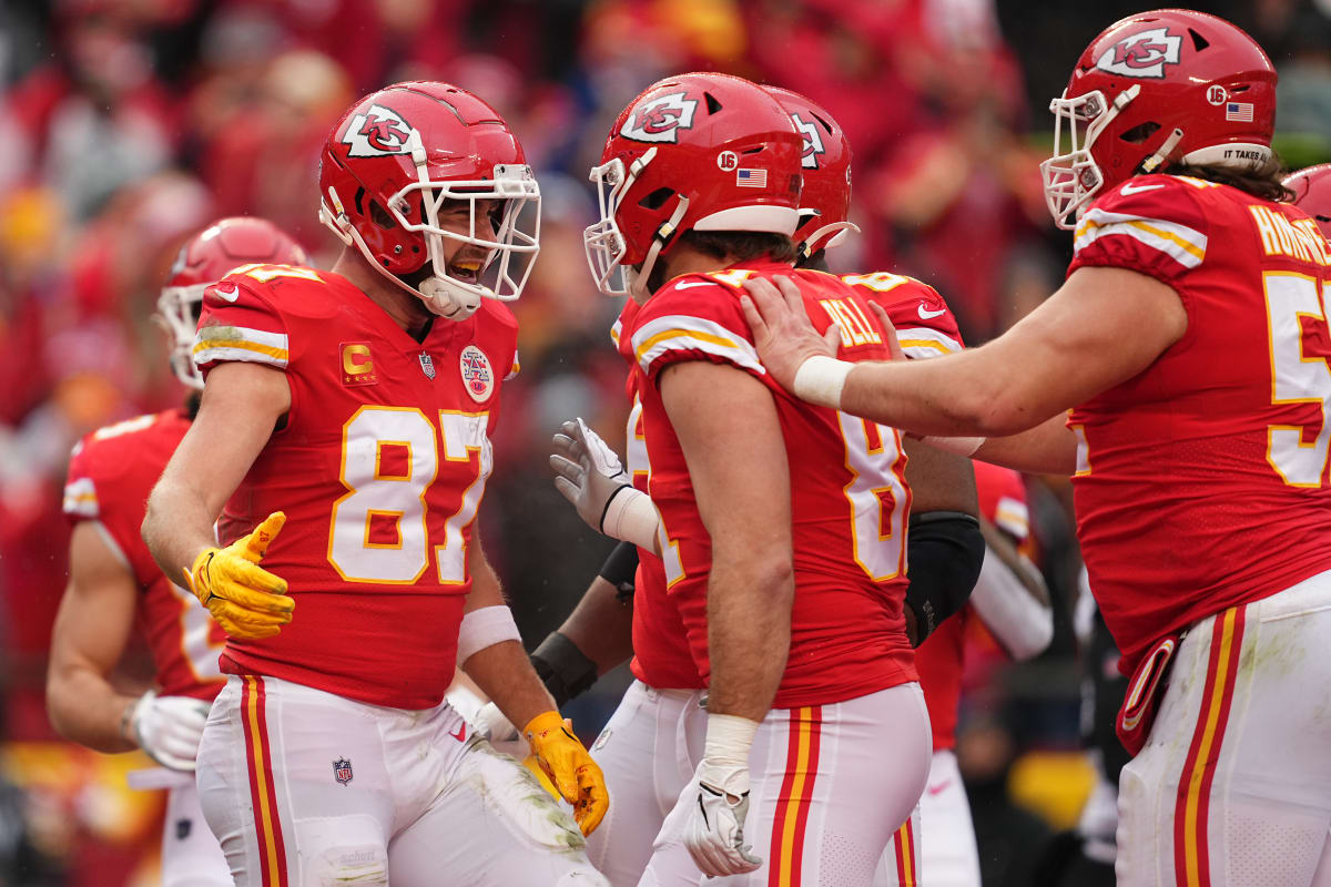 Noah Gray vs. Blake Bell: The Chiefs Tight End to Trust Following