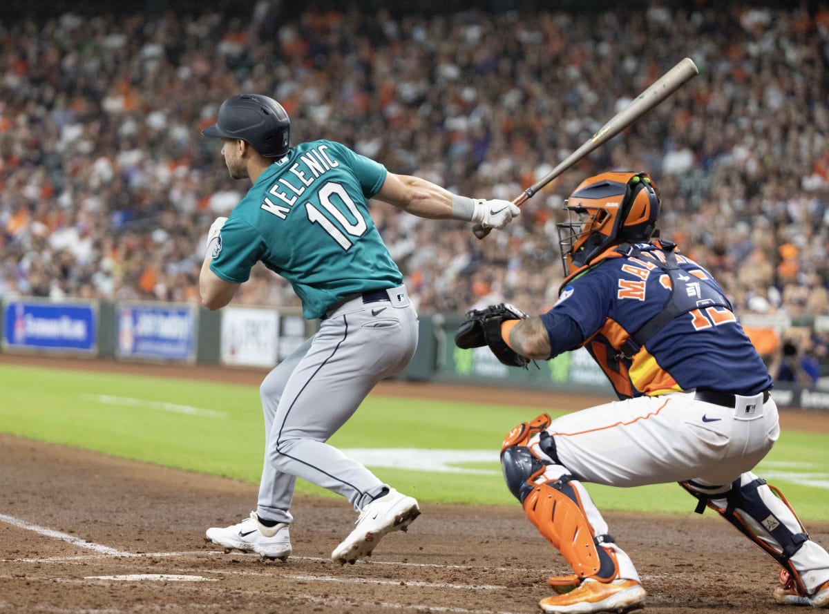 Jarred Kelenic Breaks His Foot on a Water Cooler Mariners