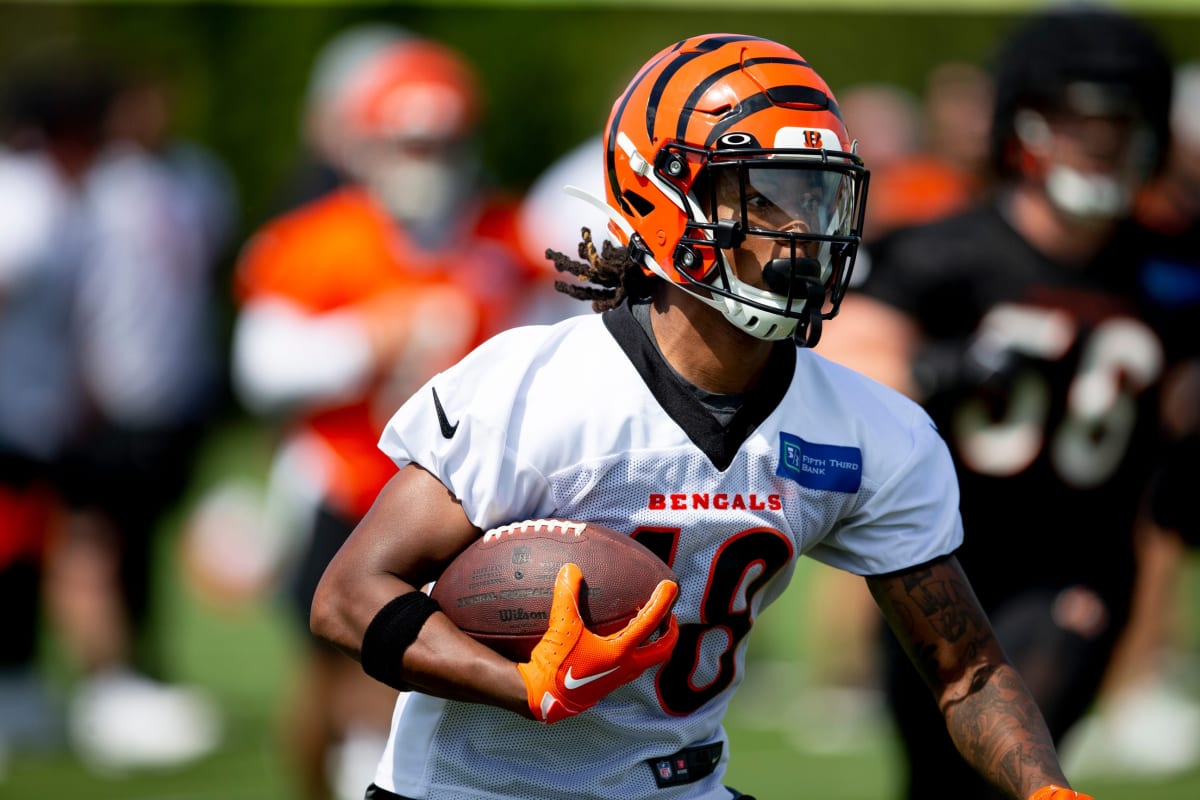 Cincinnati Bengals defensive end Owen Carney (90) runs during an NFL  preseason football game against the Washington Commanders, Saturday, August  26, 2023 in Landover. (AP Photo/Daniel Kucin Jr Stock Photo - Alamy