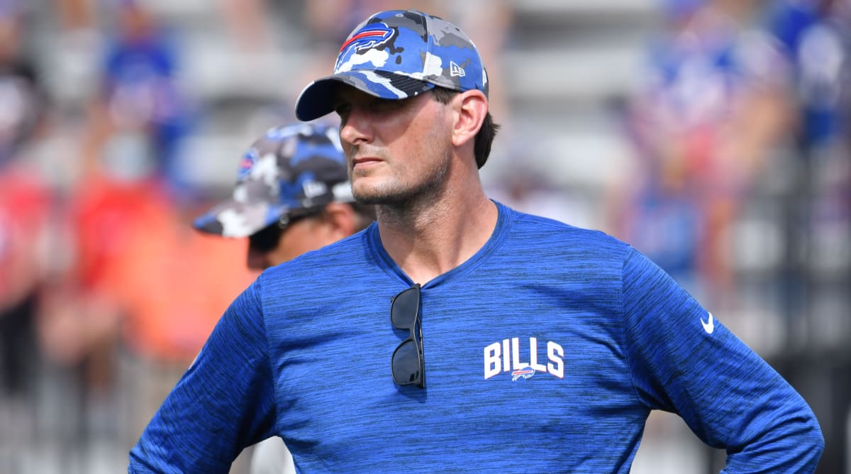 Bills Assistant Coach Ken Dorsey Goes Viral In Press Box Outburst