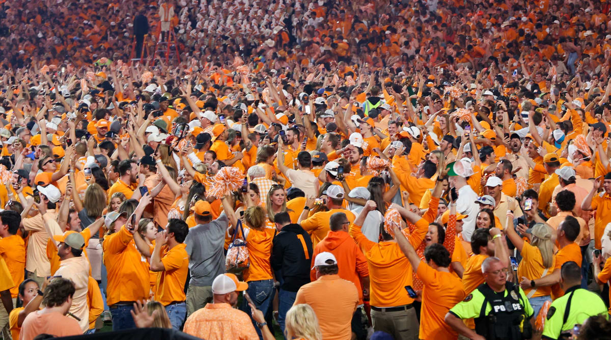 Neyland Stadium Beer Vendor Blamed for Underage Sales, Unruly Fans, per ...