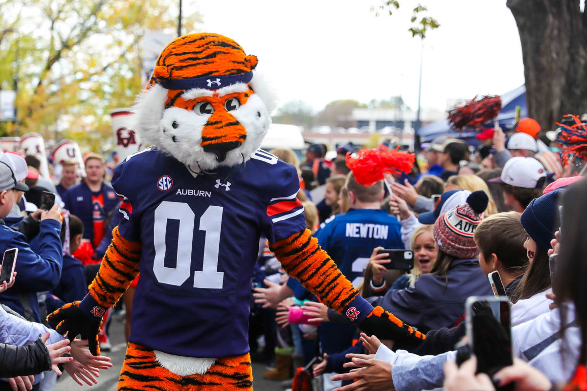 Auburn briefing Tigers in position for high profile names in 2024
