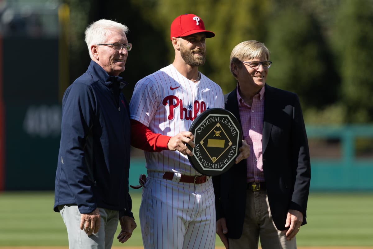 Bryce Harper hits 300th career home run