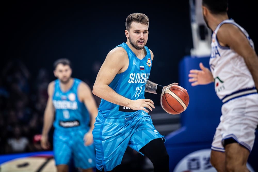 Watch: Luka Doncic Smiles in Pain as 5'11 Ex-NBA Player Shatters Hearts  with a Dagger on Mavericks - EssentiallySports