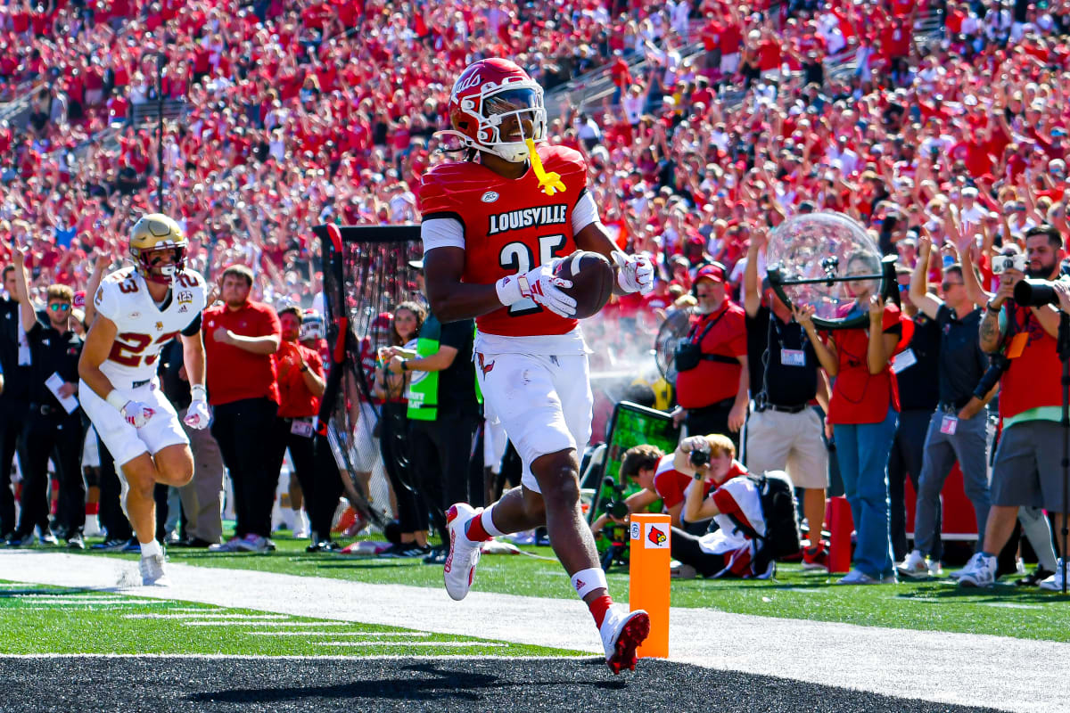 Louisville Football Rockets Up AP Top 25 Poll - Sports Illustrated Louisville  Cardinals News, Analysis and More