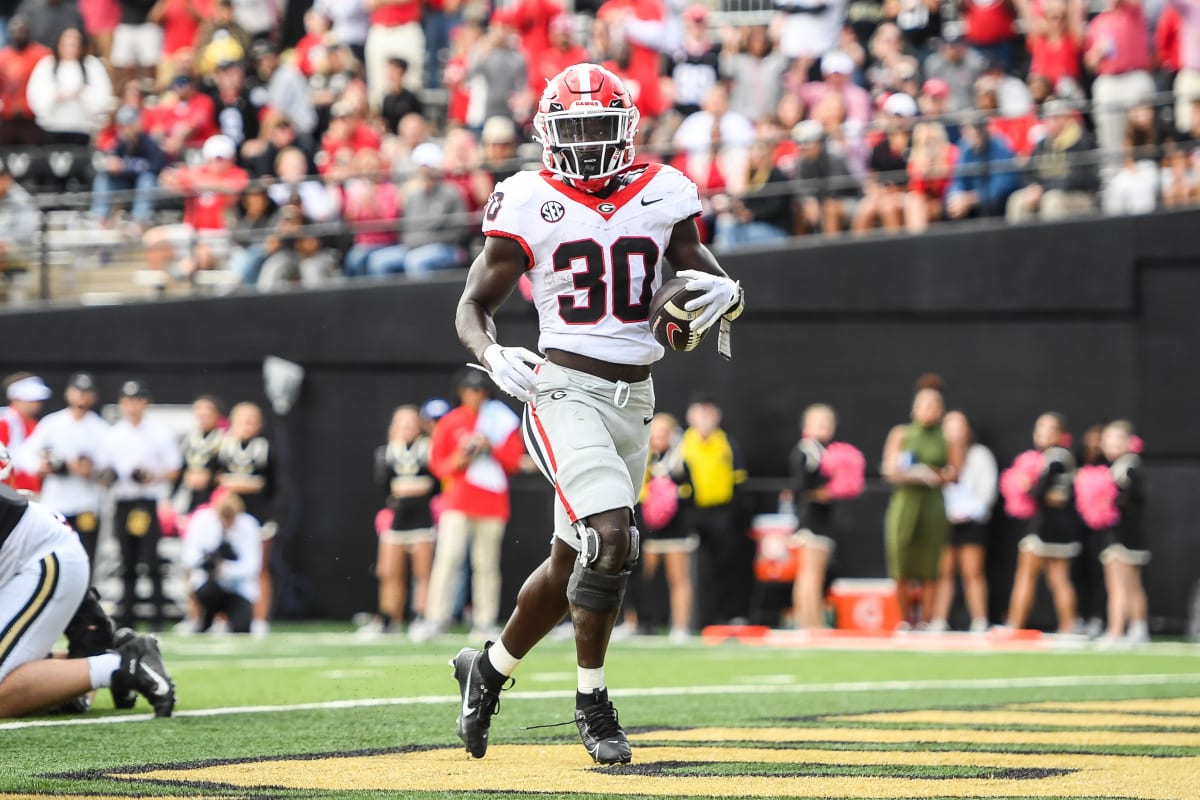 Daijun Edwards Leads Georgia To An Impressive Road Win Against ...