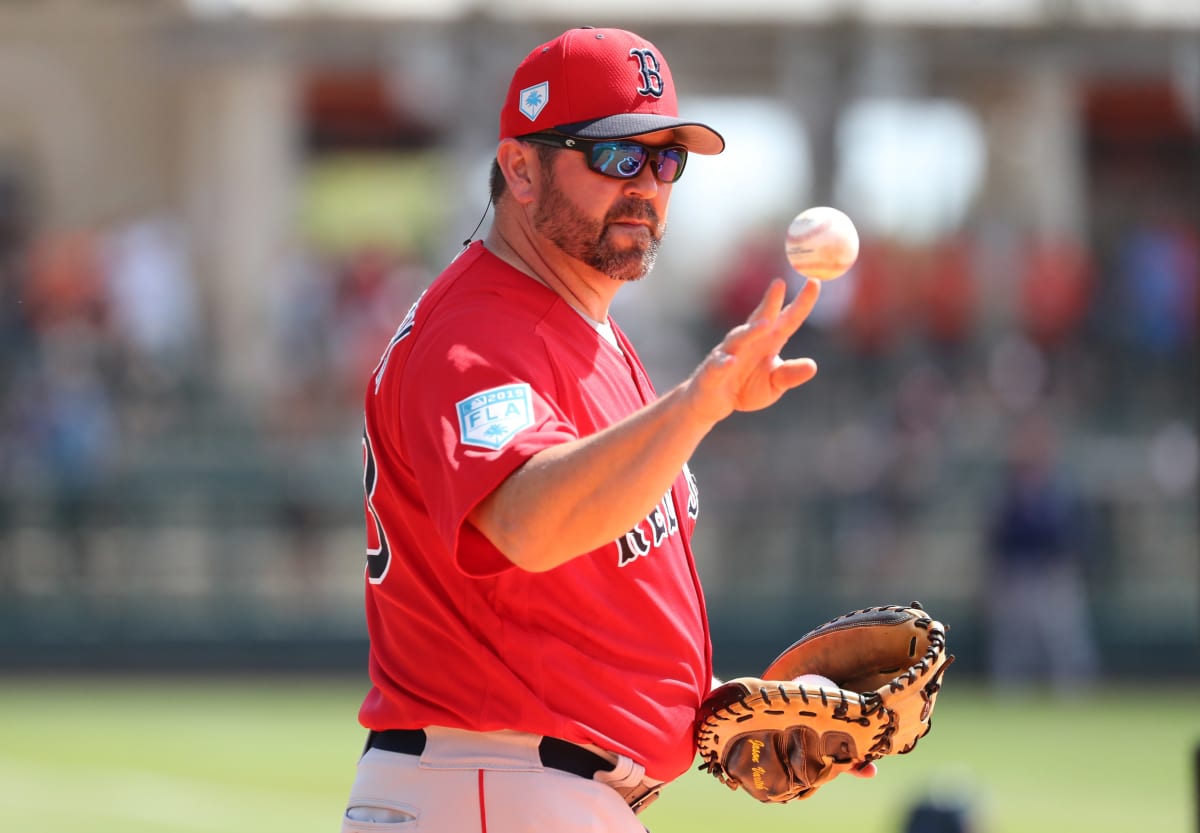 Report: Giants consider Jason Varitek for manager job