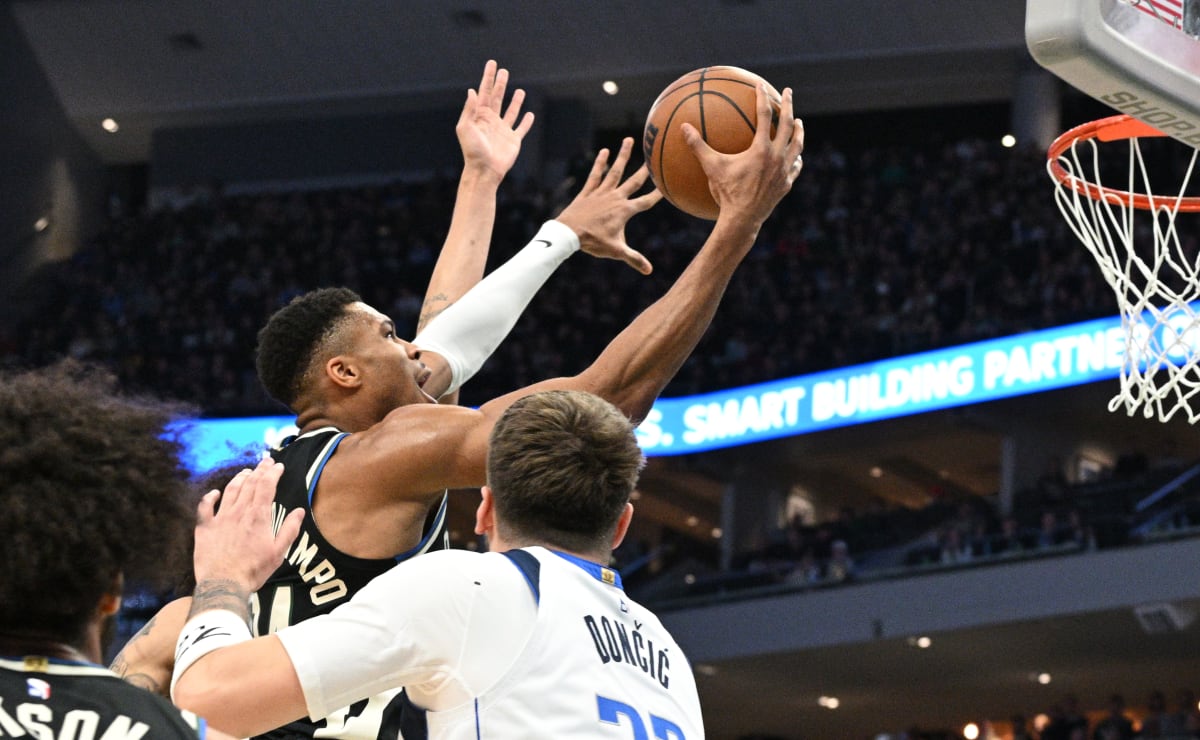 Giannis Antetokounmpo Scores 40 As Milwaukee Bucks Beat Dallas ...