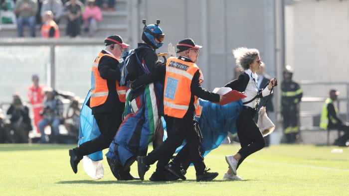 Serie A: Inter Milan-Sassuolo game interrupted by