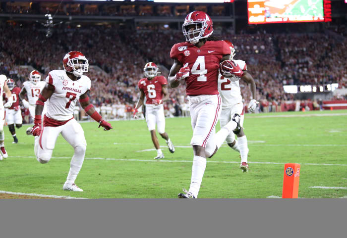 Jerry Jeudy scores one of his two touchdowns against Arkansas