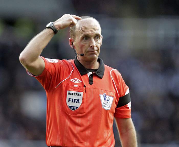 Mike Dean: Remembering All of His 100 Premier League Red Cards - Sports Illustrated