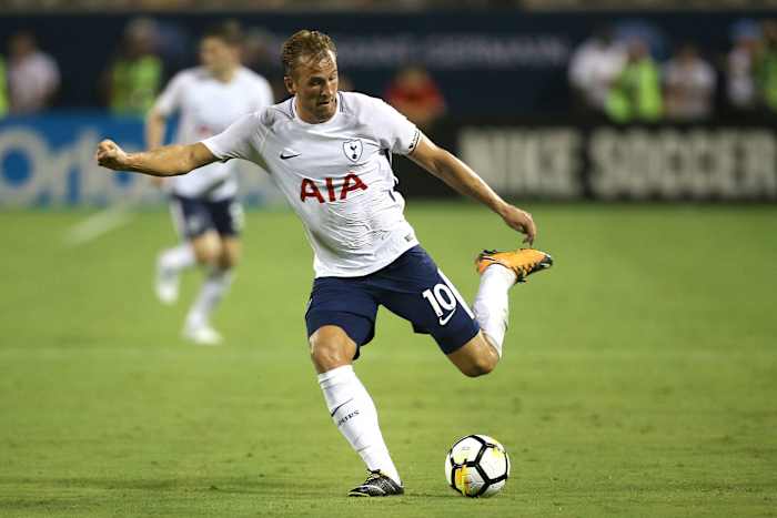 Les Ferdinand Backs Harry Kane to Stay at Tottenham After ...