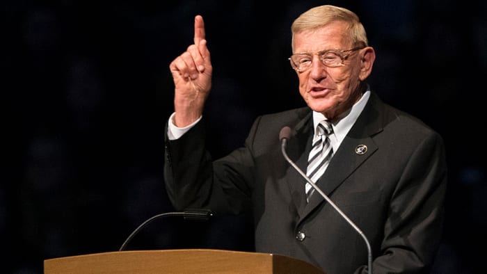 Lou Holtz tests positive for COVID-19 - Sports Illustrated