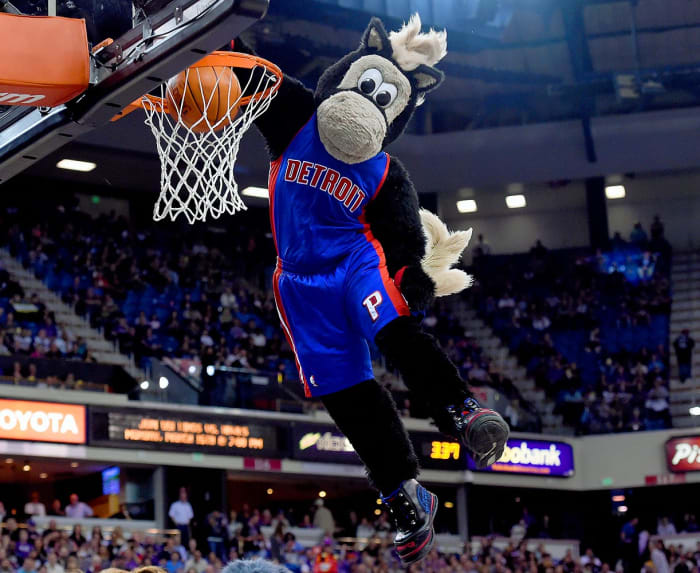 Ranking The Nba's Mascots: Tess Jantscheck Photos: Hot Clicks - Sports 