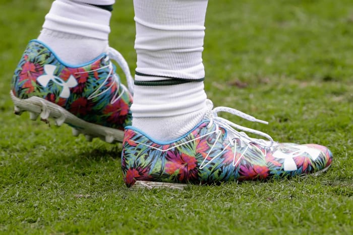 Best Cleats of 2016 NFL Season: Ali Drew photos: Hot Clicks - Sports ...