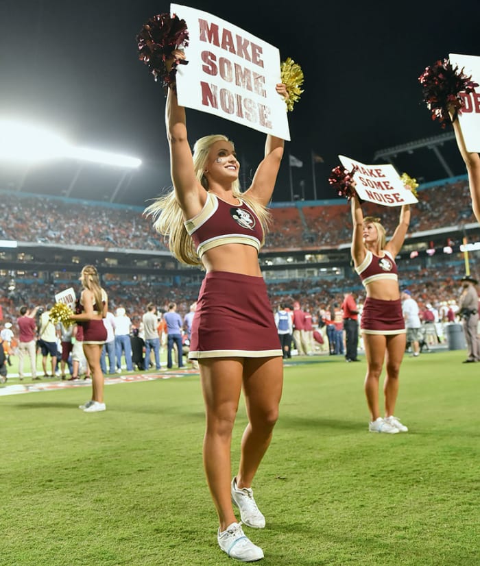 Cheerleader Of The Week Caroline Sports Illustrated 9242