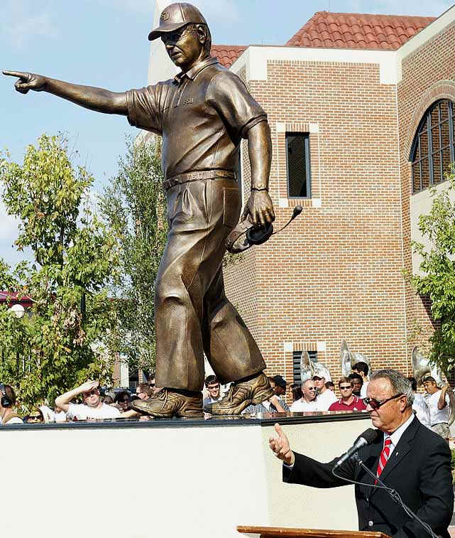 Chicago Bulls' Michael Jordan statue may be moved indoors ...