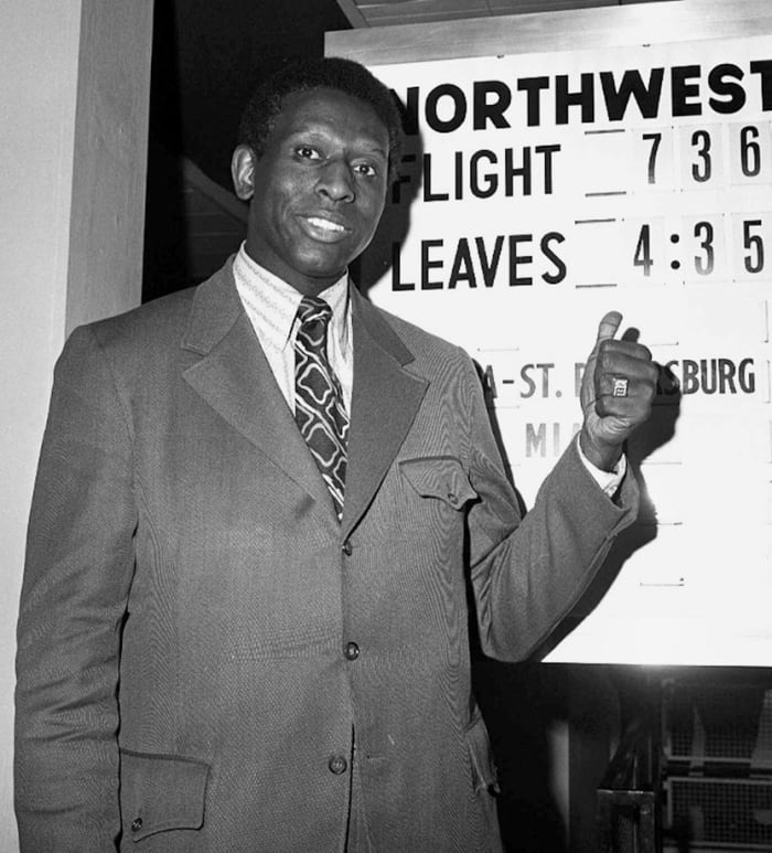 Earl Lloyd The Nbas First Black Player Remembered Sports Illustrated