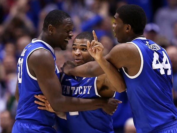 Watch Aaron Harrisons Three Pointer Sends Kentucky Past Michigan On