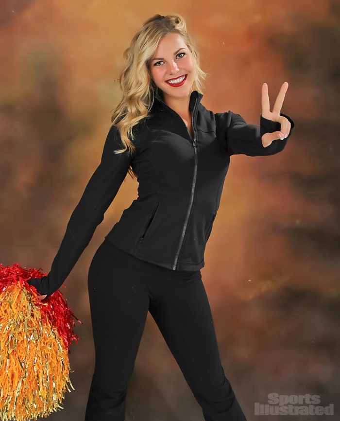 Cheerleader Of The Week: Lauren - Sports Illustrated