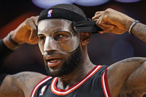 Heat's LeBron James Switches To Clear Mask After NBA Nixes Black ...