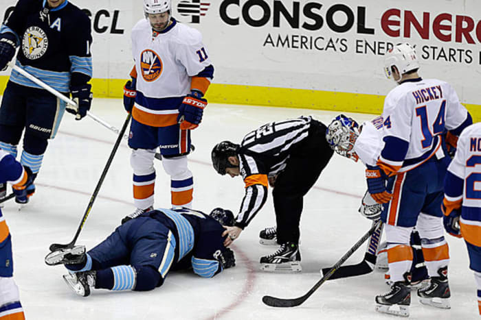 Sidney Crosby Leaves Hospital After Jaw Surgery - Sports Illustrated