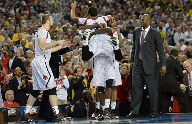 Louisville women&#39;s team gathers to watch men win title - Sports Illustrated