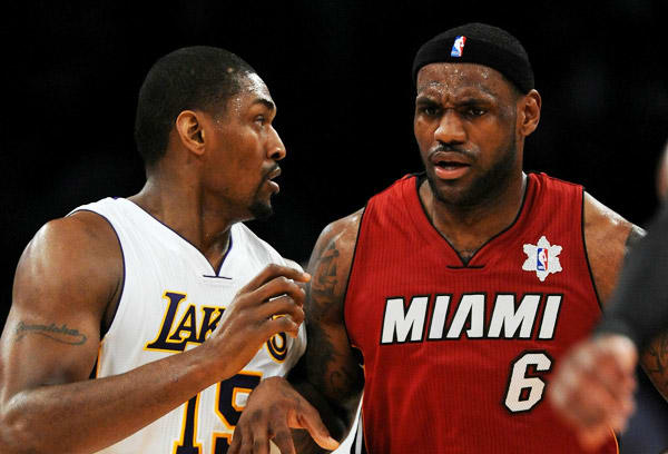 Brave Fan Tries To Steal LeBron James' Headband, Gets LBJ Death Stare ...