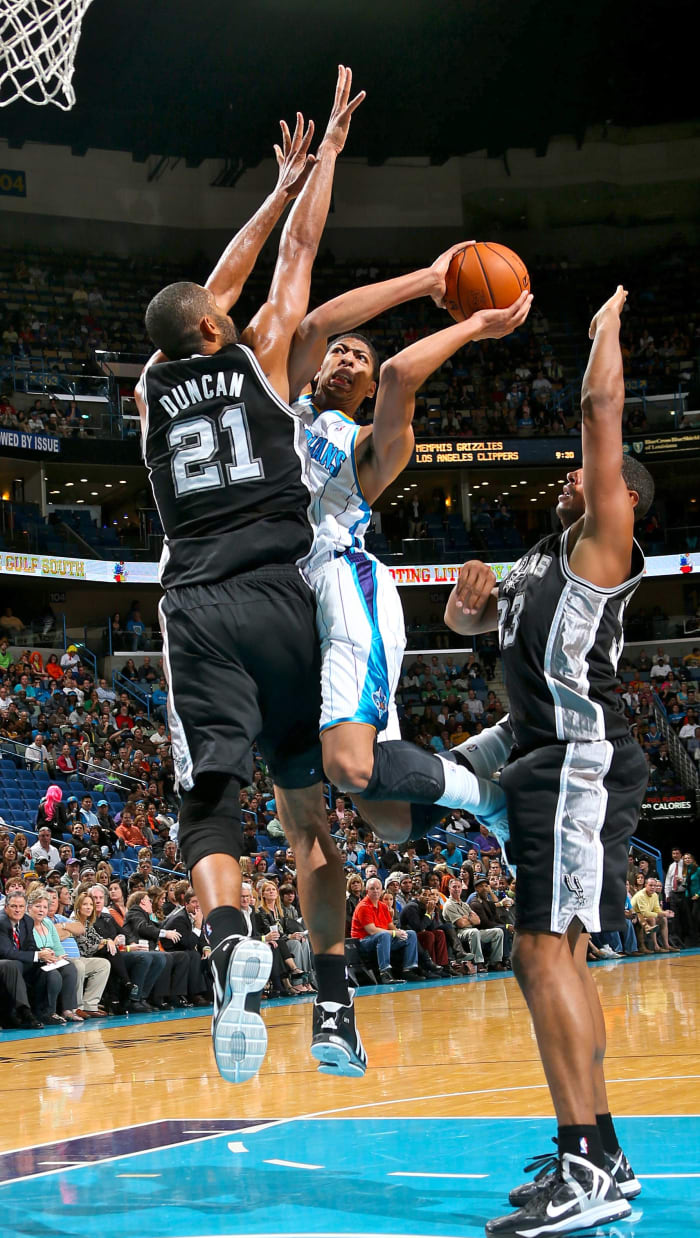 Three Pointers: Spurs edge past Hornets in Anthony Davis' debut ...