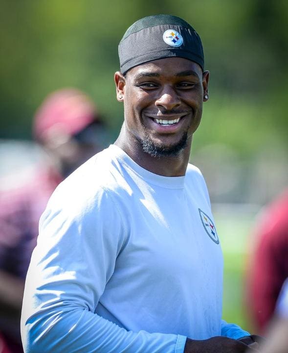 Spartan And Current Nfl Pittsburgh Steeler Rb Leveon Bell Is Back On The Field And Has Some Tough