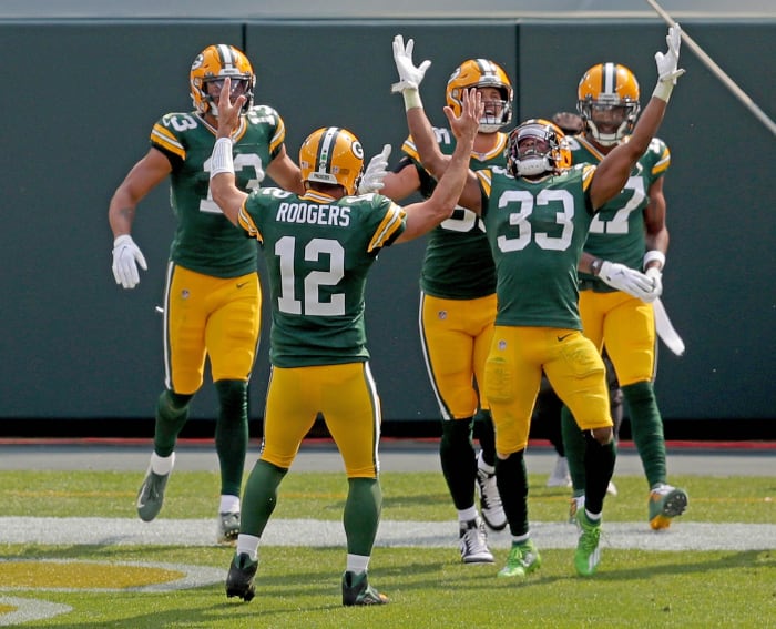 packers-celebrate-week-2-aaron-rodgers-aaron-jones