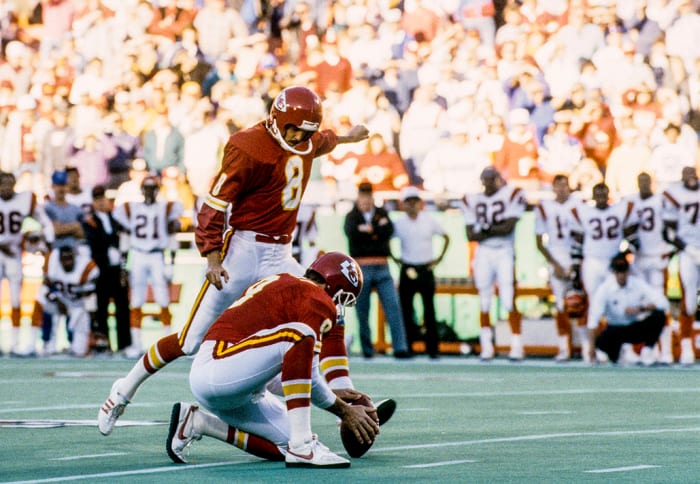 Chiefs kicker Nick Lowery attempts a field goal