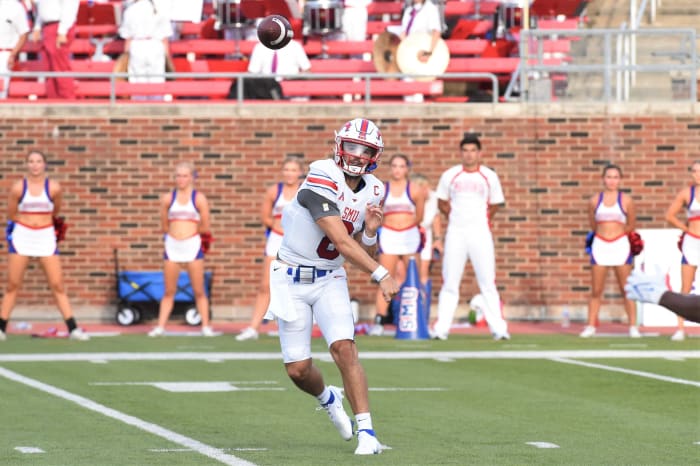 Former Oklahoma Sooners QB Tanner Mordecai Named AAC Offensive Player ...