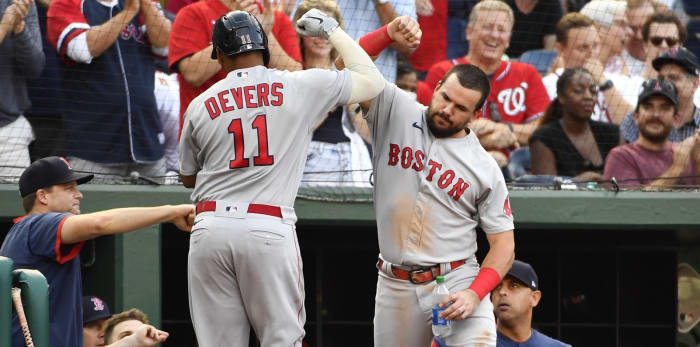 Former Hoosier Kyle Schwarber Scores Winning Run, Boston Red Sox ...